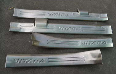 Çin Suzuki Vitara 2015 için iç ve dış yan kapı eşiği plakaları, paslanmaz çelik malzemesi Tedarikçi