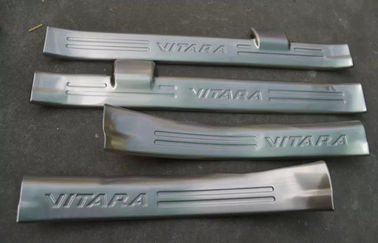 İyi bir fiyat. Suzuki Vitara 2015 için iç ve dış yan kapı eşiği plakaları, paslanmaz çelik malzemesi çevrimiçi