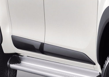 İyi bir fiyat. Toyota Hilux Revo 2015 2016 2017 OE tarzı yan kapı kalıplama koruma plakaları çevrimiçi