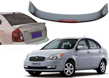 İyi bir fiyat. Hyundai Accent Verna 2000 ve 2007 için LED ışığı olan Auto Sculpt Çatı Spoiler çevrimiçi